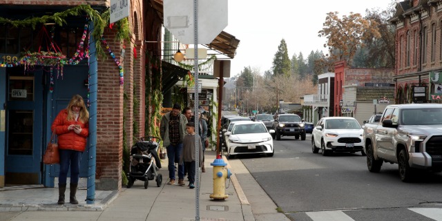 Jacksonville looks to preserve downtown ground-floor commercial spaces