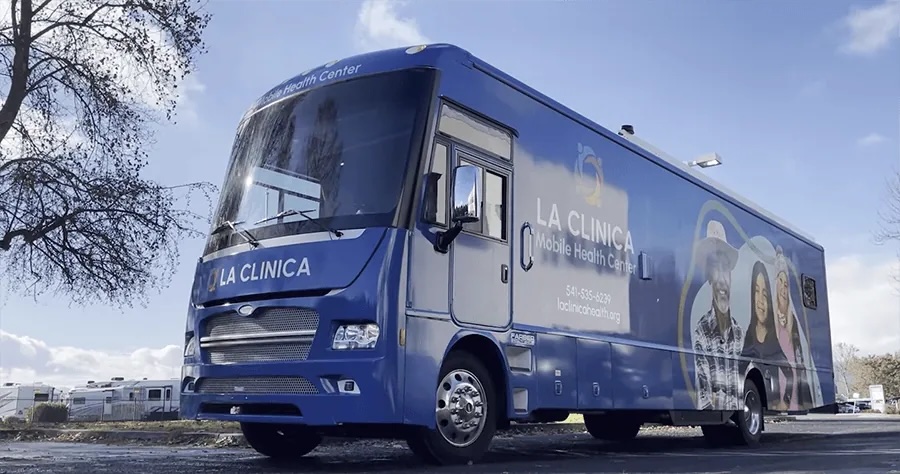 New La Clinica Mobile Health Center hits the road
